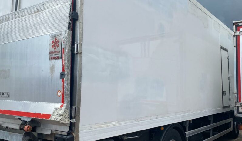 IVECO EUROCARGO 180E lleno