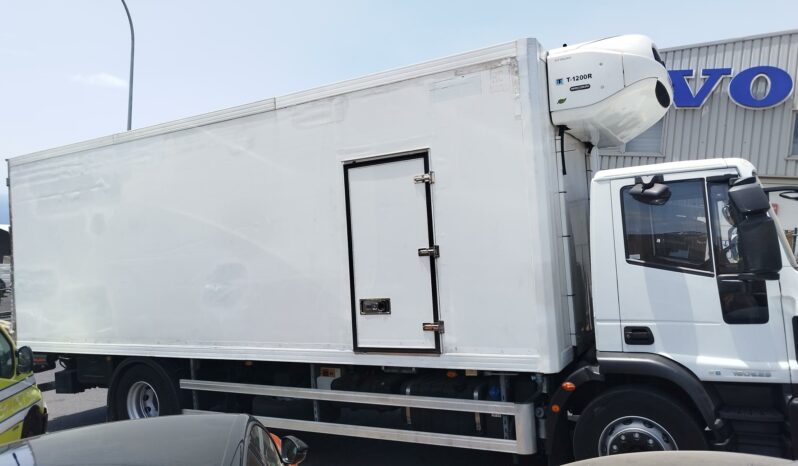 IVECO EUROCARGO 180E lleno