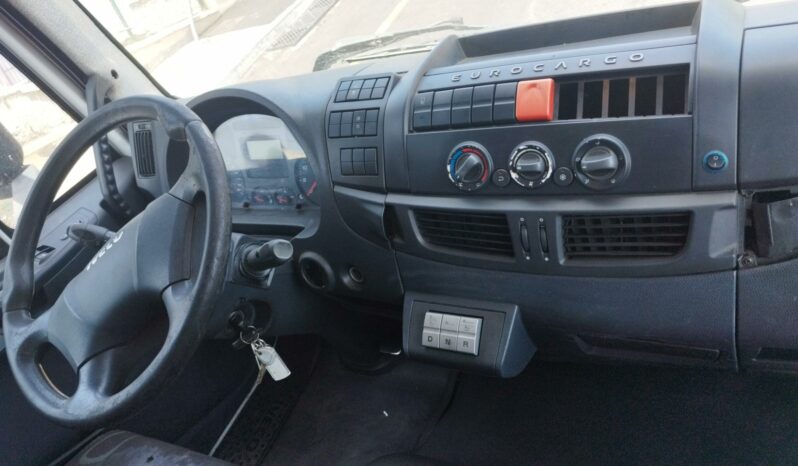 IVECO EUROCARGO 180E lleno