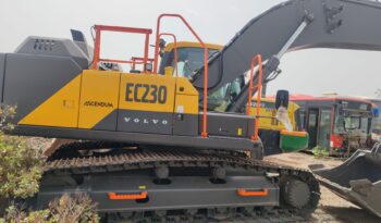 (NUEVA)VOLVO EC230 lleno